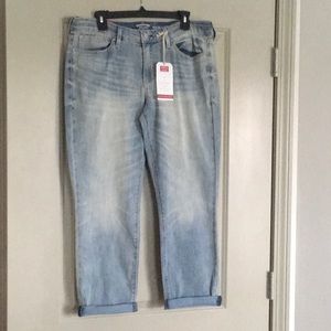 Mid-rise cuff jeans